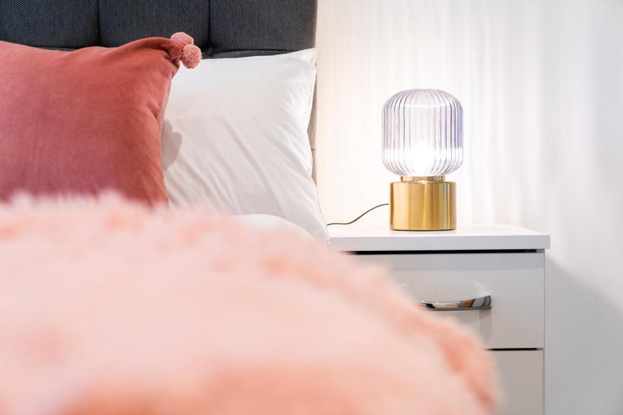 Candy Suite By Home Bay - City Centre เบอร์มิงแฮม ภายนอก รูปภาพ